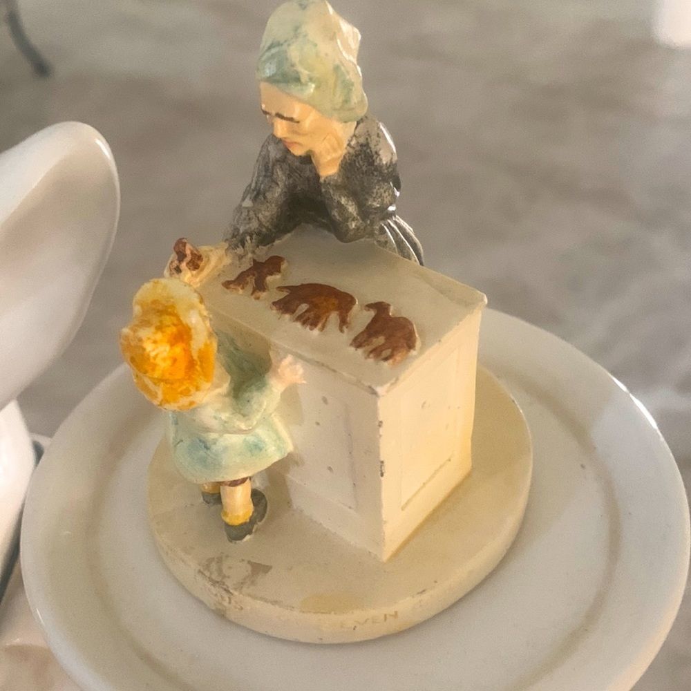 Vintage Grandma & Cookies Figure